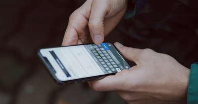 Phishing przez SMS - jak rozpoznać oszukańcze wiadomości