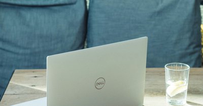 Recenzja laptopa Dell XPS 15 - czy warto kupić do pracy biurowej?