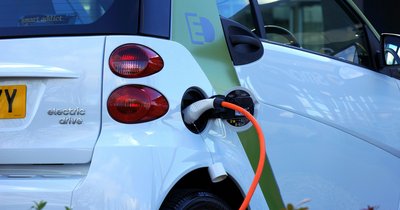 Elektryczne samochody - przegląd najnowszych technologii baterii