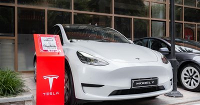 Tesla Model Y vs konkurencja - test elektrycznych SUV-ów 2026