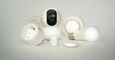 Inteligentne czujniki ruchu - jak wybrać najlepsze do domu?