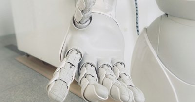 Roboty humanoidalne w służbie zdrowia - automatyzacja opieki medycznej