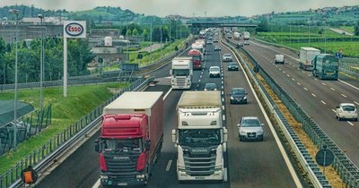 Autonomiczne ciężarówki na polskich drogach - kiedy staną się rzeczywistością?